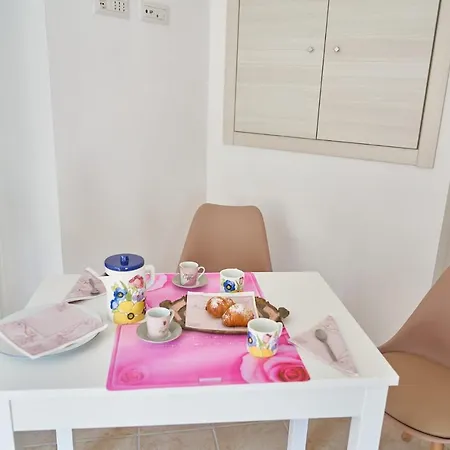 Apartment Dream House 1 *